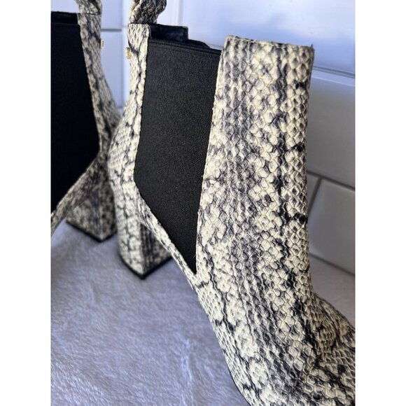 Cole Haan Nitasha Leather Ankle Boot Snake Print Embossed Heeled Bootie Sz 7B - Picture 6 of 12